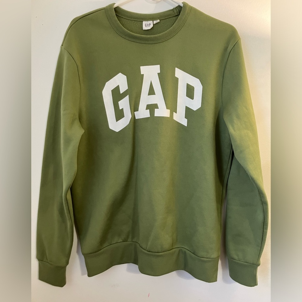 Gap green woman’s sweatshirt